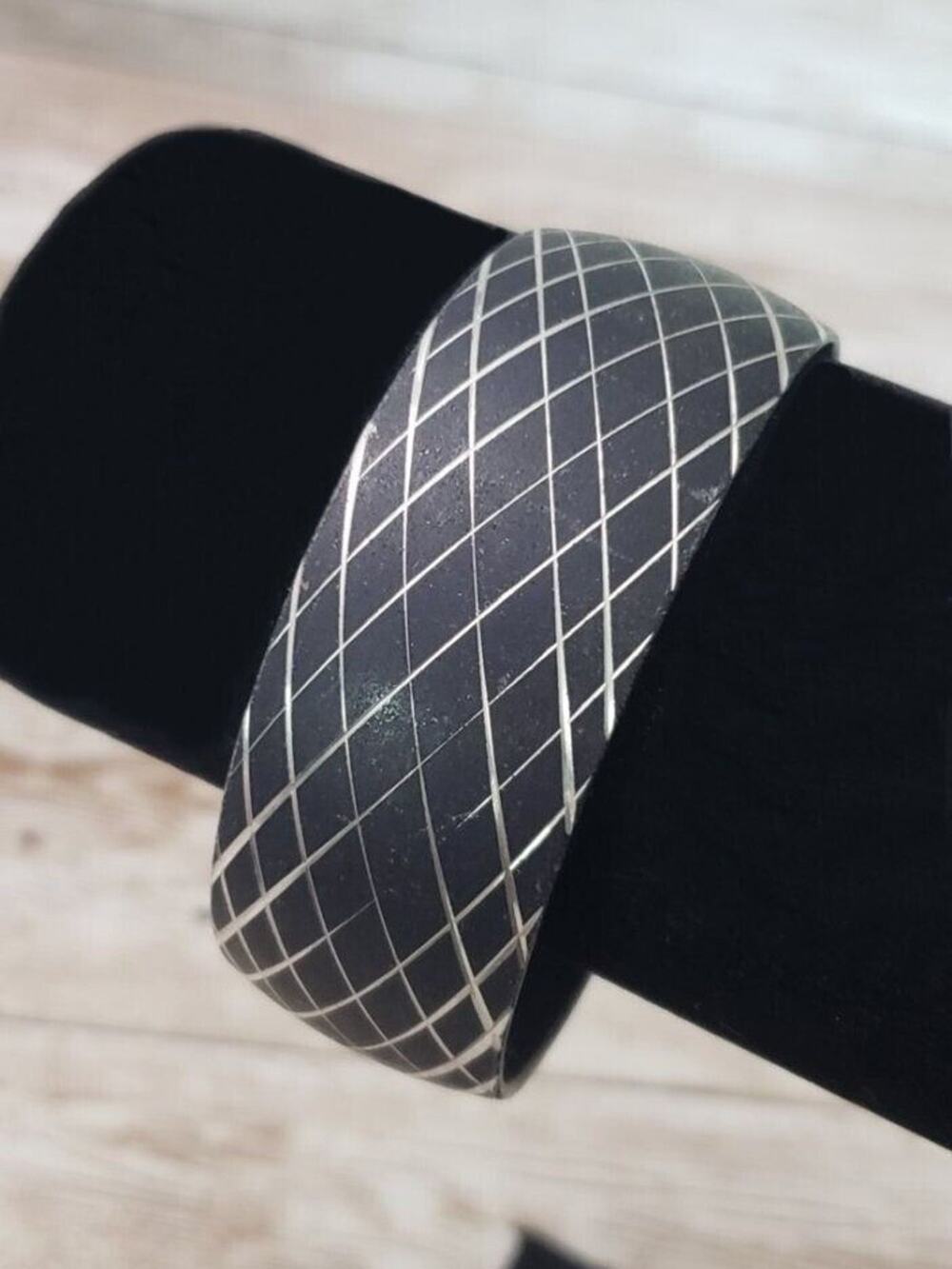 Vintage Bracelet Black & Silver Tone Criss-Cross Pattern Chunky Bracelet
